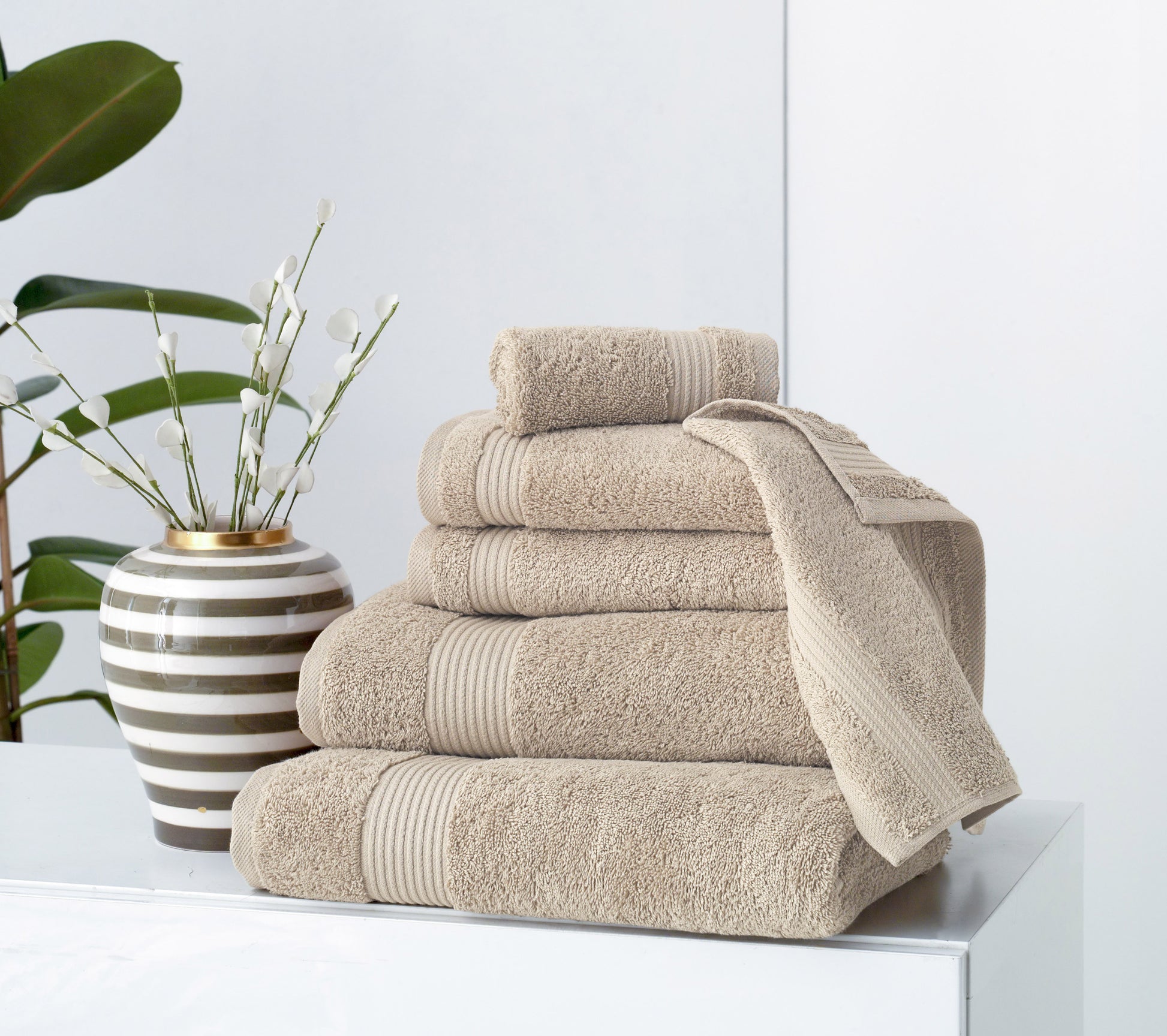 LUXURY 07 Pieces Towels Set, 100% Natural Cotton, Premium Hotel